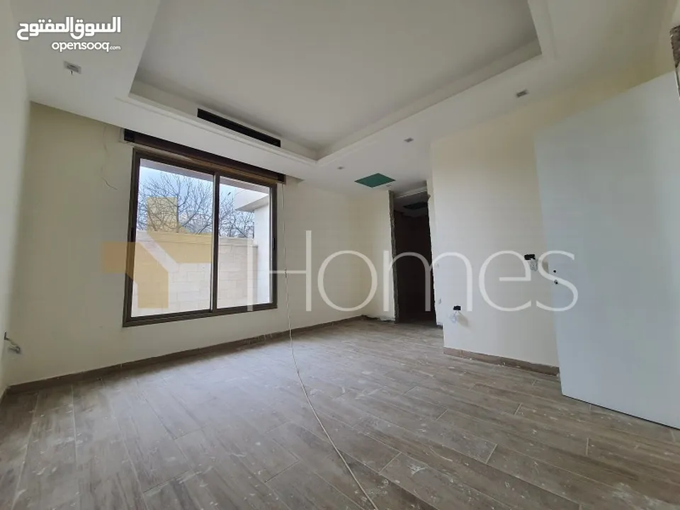 شقة دوبلكس طابقية مع مسبح للبيع في الظهير بمساحة بناء اجمالية 440م