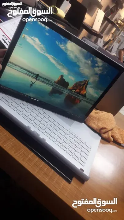 Microsoft surface book مايكروسوفت سيرفس بوك Corei7-8650U 15inch جيل 8 512 16