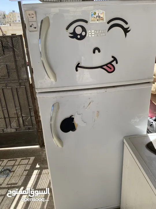 ثلاجة تعمل بشكل جيد