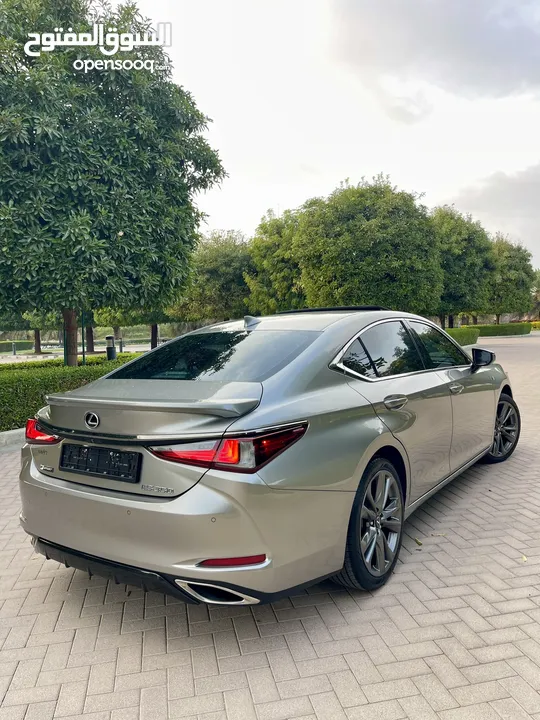 لكزس ES 350 Lexus F sport سياره مسرفسه بالكامل بحاله الوكاله وجاهزه للاستخدام