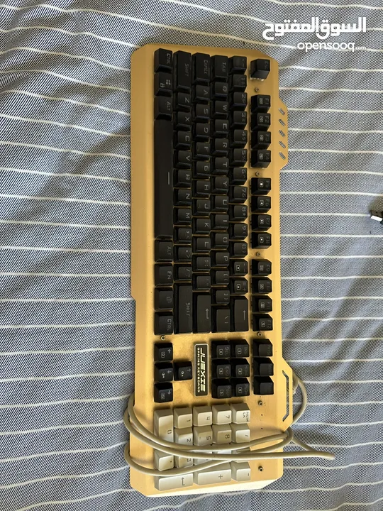 كيبورد و ماوس juxie gaming keyboard and mouse مع باد razer و لعبة watchdogs و اضاءة led مدورة