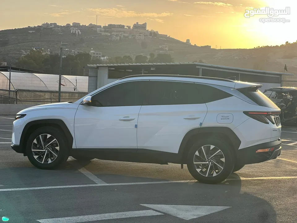 هونداي توسان /2022 فل الفل بدون فتحة سقف  2x4 ///240Hp بنزين + كهرباء  ( Haybrid) 1600cc