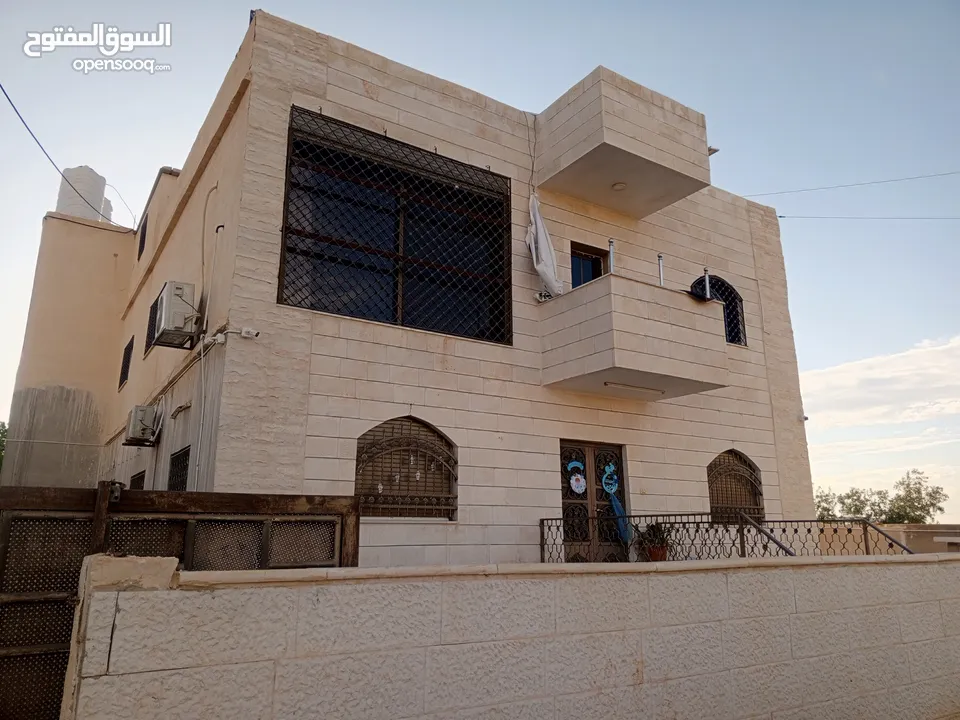 بيت مستقل للبيع