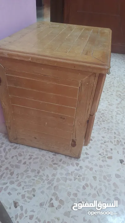 تخت مفرد عدد 2 مع كومدينة لبيع