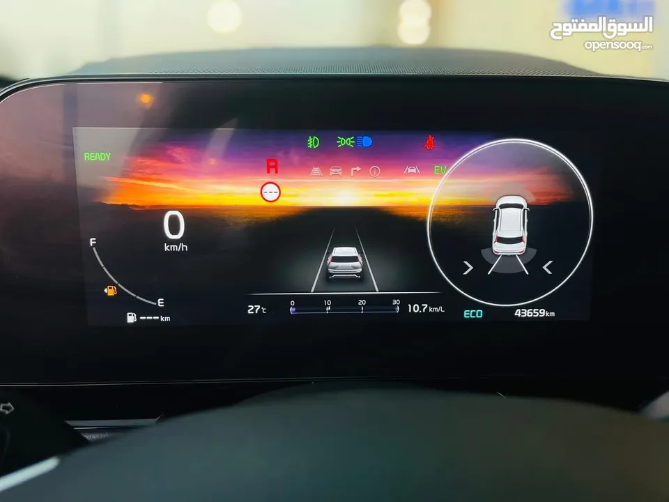 كيا نيرو هايبرد 2023 الاضافات الكاملة باللون المميز