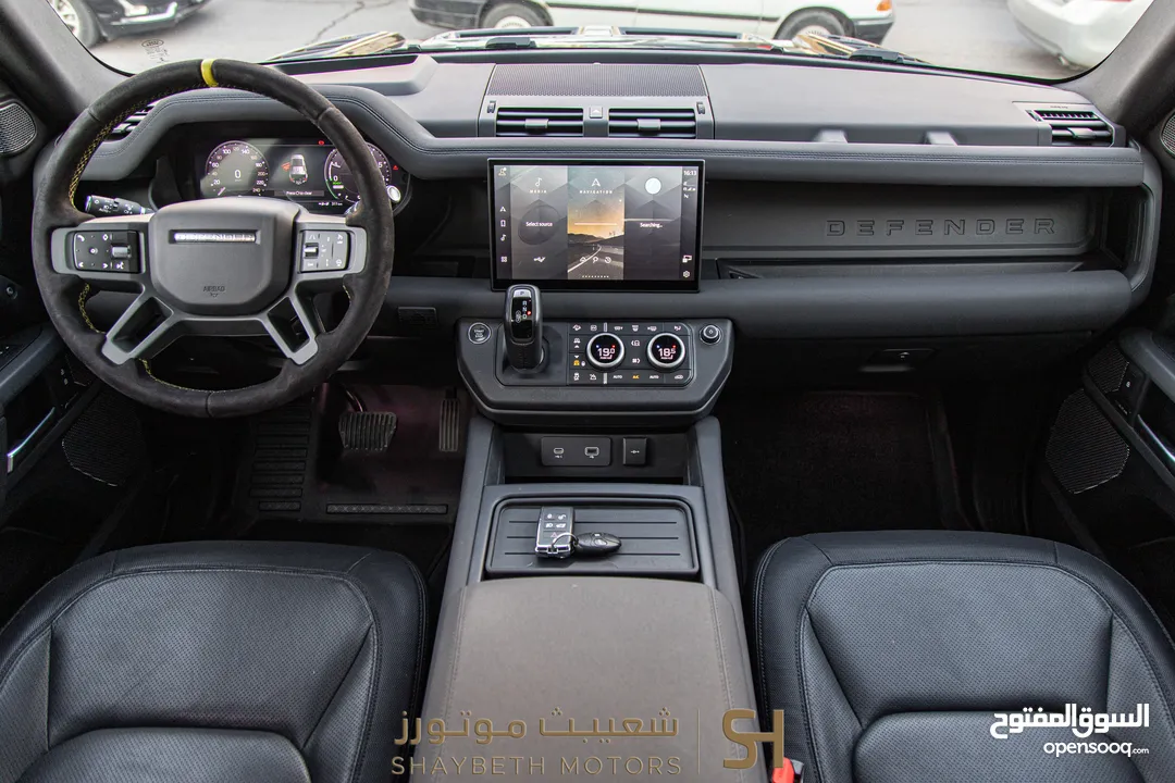 Land Rover Defender 2023 X-dynamic plug in hybrid  Urban package