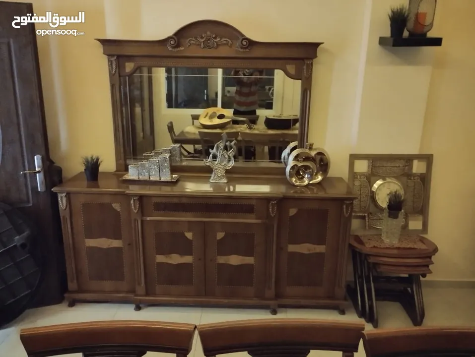 طقم سفره وموريس وبيرو وفضيات عدد 2 مع طربيزات عدد3  خشب بلوط وزان