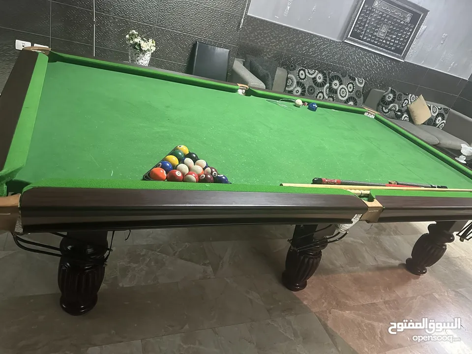 طاولة بلياردوا بحالة جيدة جدا