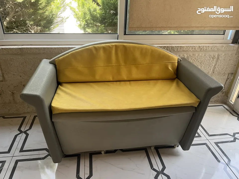 Rubbermaid Resin Outdoor Storage  Bench كنب بينش