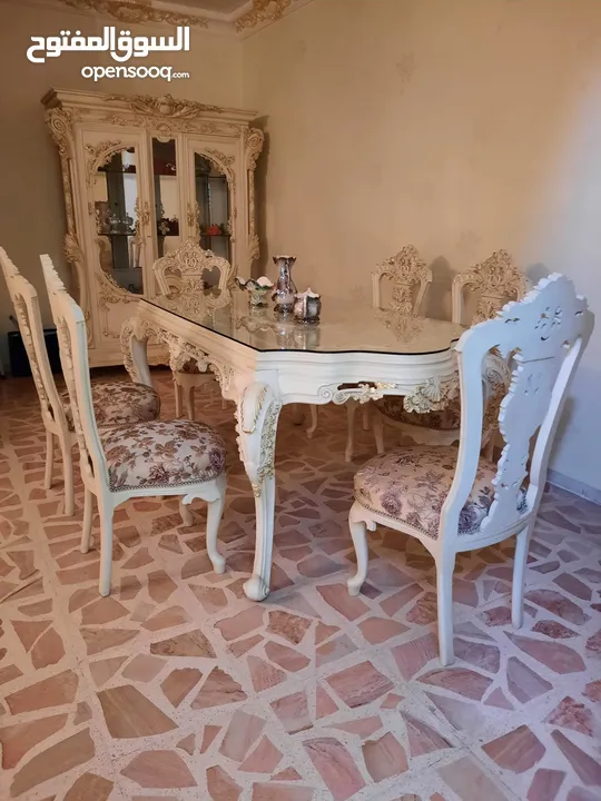 طاولة سفرة وفضية مصري حفر من الطراز الرفيع .