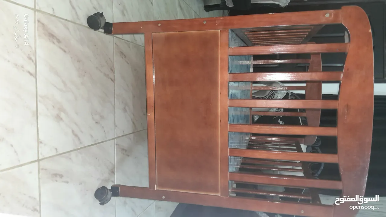 سرير اطفال مستعمل بحالة الوكالة