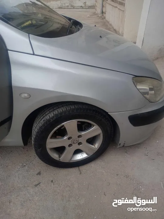 بيجو  307 موديل 2005 السيارة