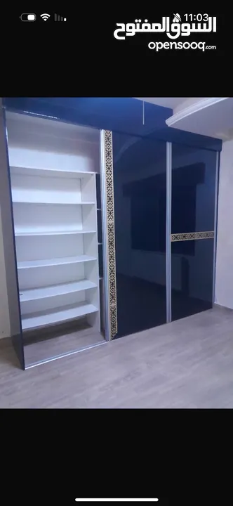 خزائن حائط عدد 2 لون بيج ولون اسود