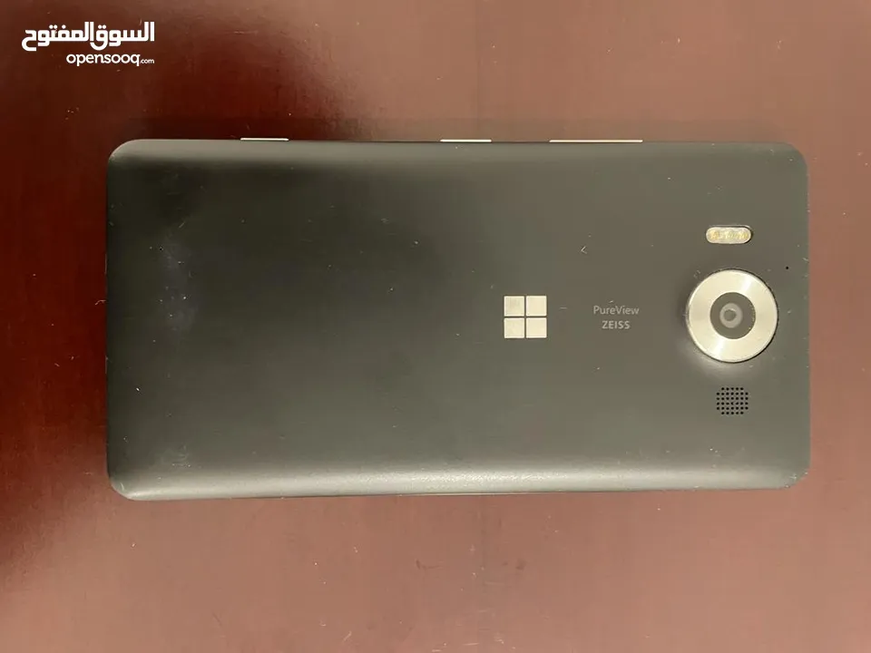 Nokia Lumia 950 windows phone in excellent condition