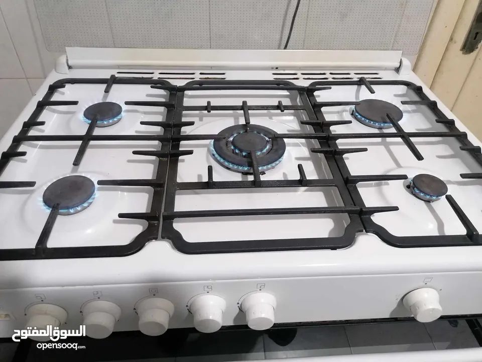 فرن غاز BEKO مستعمل للبيع خمس عيون