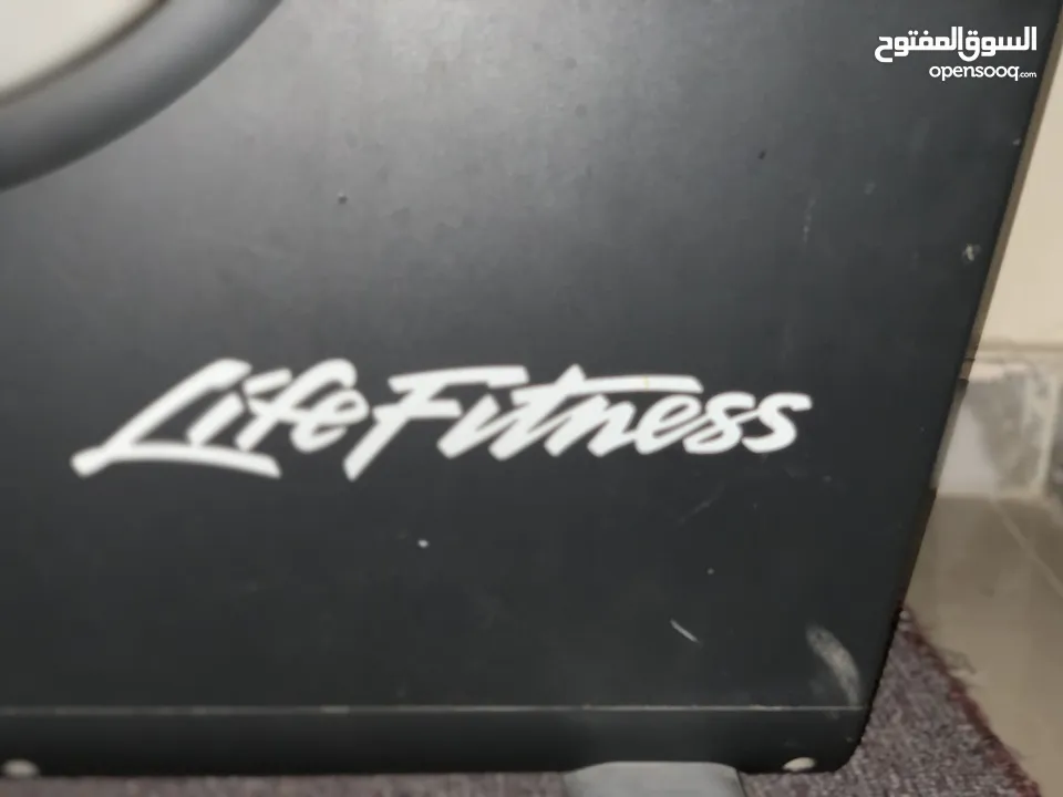 Cross trainer_life Fitness