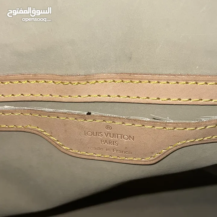 شنته و حقيبه لويس فيتون كوبي ماستر