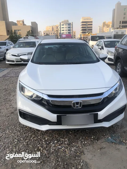 للبيع هوندا سيفيك  1600Cc وكاله الغانم الكويت 2020 ابيض الداخل بيج فل اتوماتيك