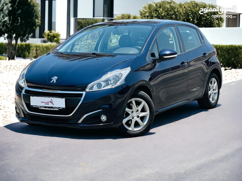   PEUGEOT 208 2019  GCC SPECS   HATCHBACK  MINT CONDITION   0% DOWNPAYMENT