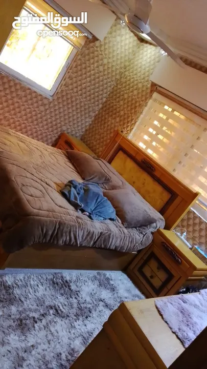غرفة نوم مستعمل بحالة جيدة جدا للبيع تفصيل خشب لاتيه ملبس زان