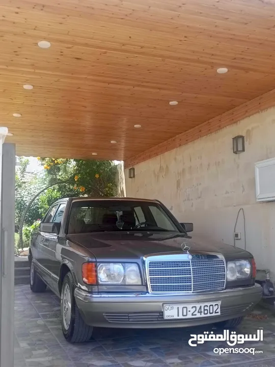MERCEDES-BENZ W126 300SE 1990