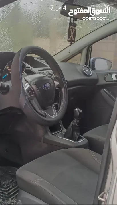 فورد فيستا 2013 للبيع