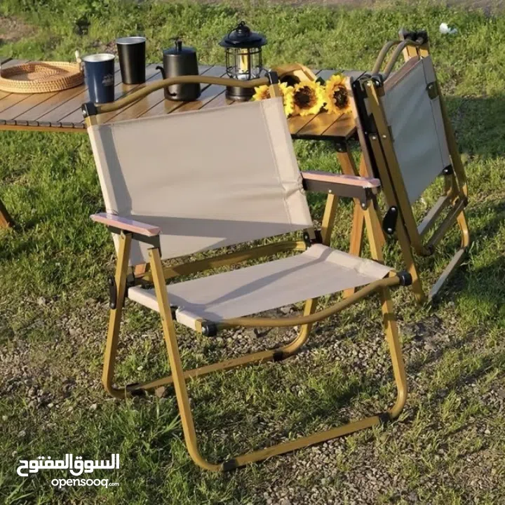 متوفر كرسي وطاولة ب 3 احجام