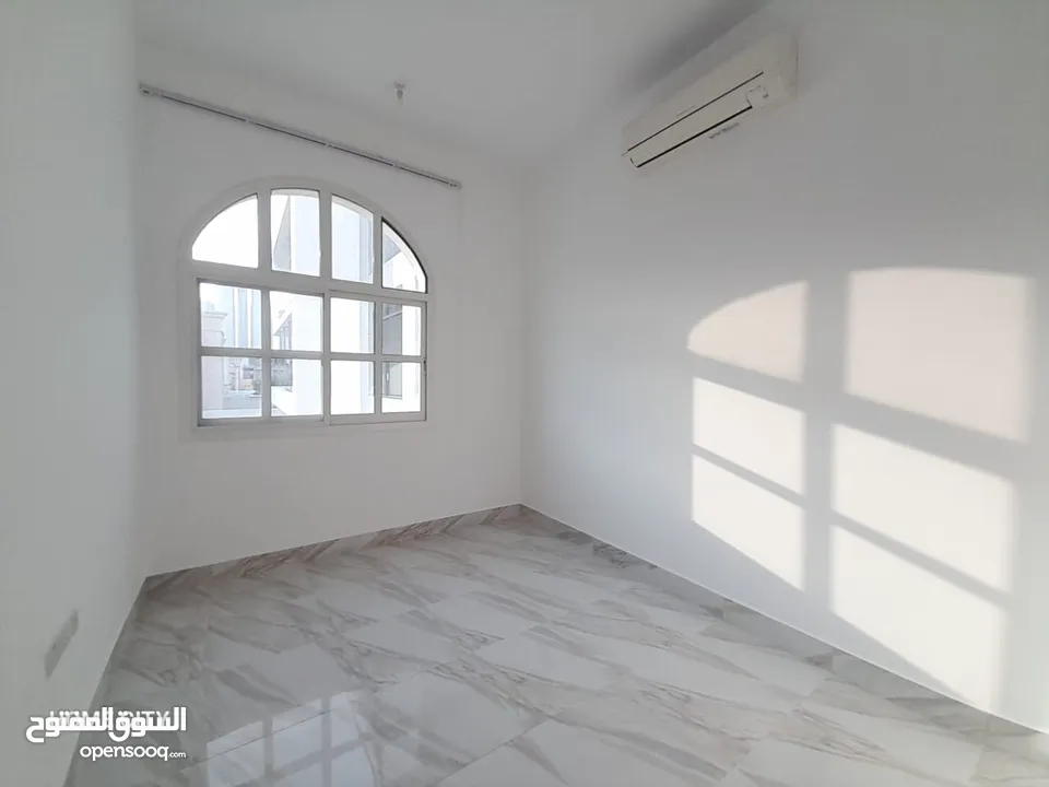 08 غرف  02 صالة  مجلس للإيجار مدينة أبوظبي البطين