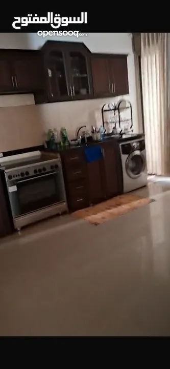 شقه شبه ارضي مفروشه للبيع مرتبه مشمسه باسكان البيدر راقي قريبه جدا عالمدارس والسوبرماركت والجامع