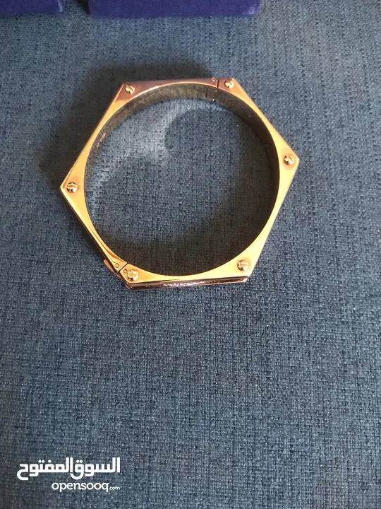 اسواره SWAROVSKI مستعمل كالجديد