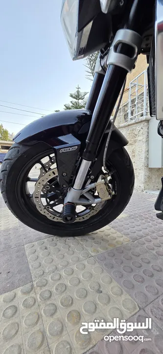 دراجة ابريليا 750 cc بحالة ممتازة 2016 ماشية 24000 فقط مالك ثاني صيانة دورية في الشركة 3200 دينار