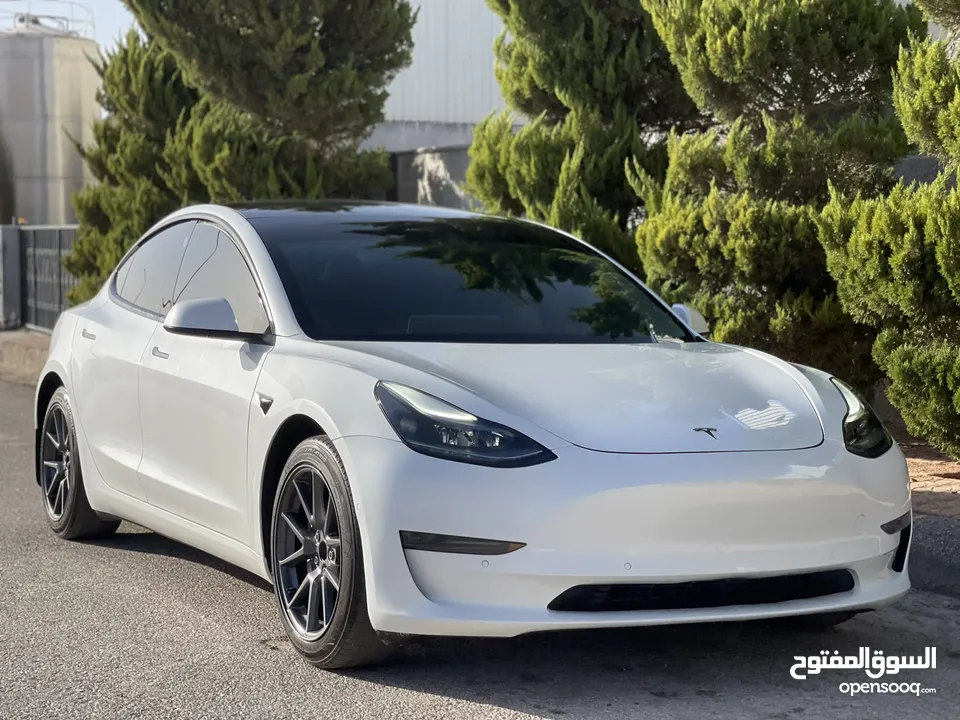 تيسلا 3 //2021// مودل 3 بسعر مناسب اتوسكور +b عداد قليل 7جيد بسعر مغرررري جدا جدا model 3