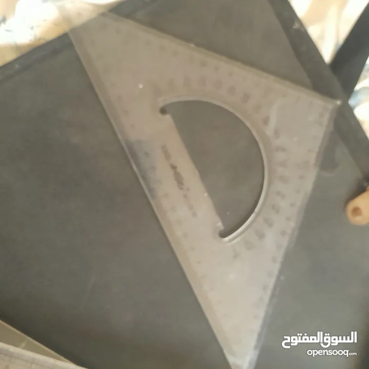 أغراض و أدوات هندسية