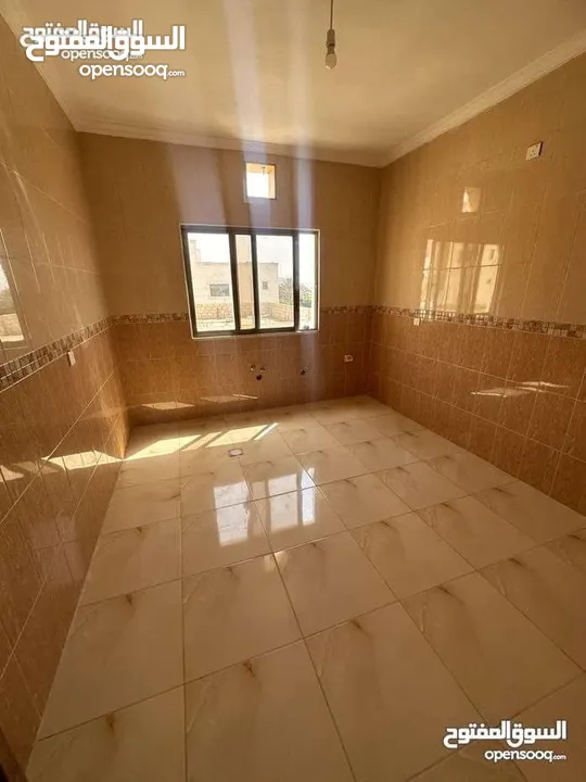 شقه للبيع الثالثة طابق اول هندسي شارع ألرئيسي