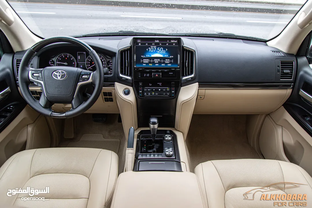 Toyota Land Cruiser 2021 Gx-r Grand Touring   السيارة وارد الشركة و قطعت مسافة 51,000 كم فقط