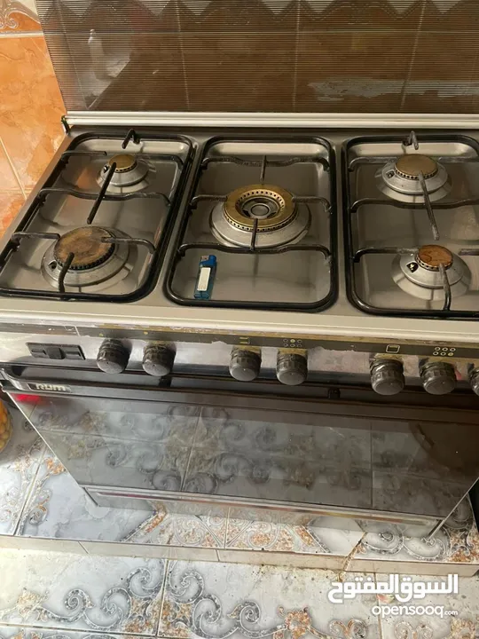 غاز مستعمل للبيع بحاله الوكاله للبيع اعلى سعر  غاز نوع رم الفرن فيه بحاجه ل صيانه