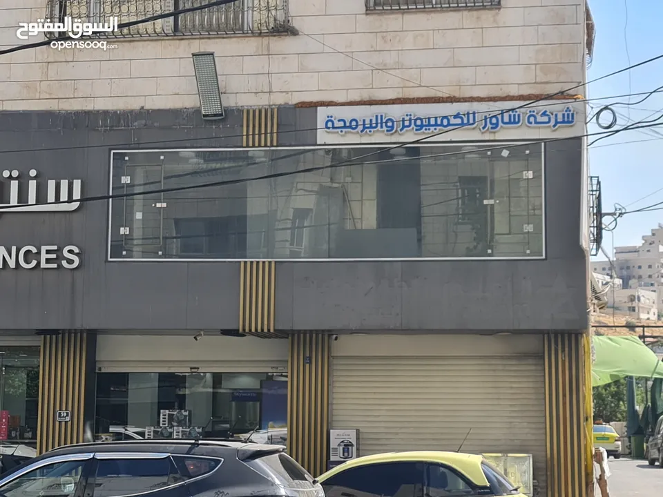 محل تجاري جاهز للايجار بالقرب من وسط البلد في مدينة الخليل مع واجهة على الشارع الرئيسي