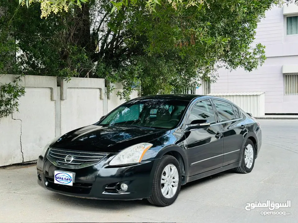 NISSAN ALTIMA 2010 MODEL CALL OR WHATSAPP ON  ,