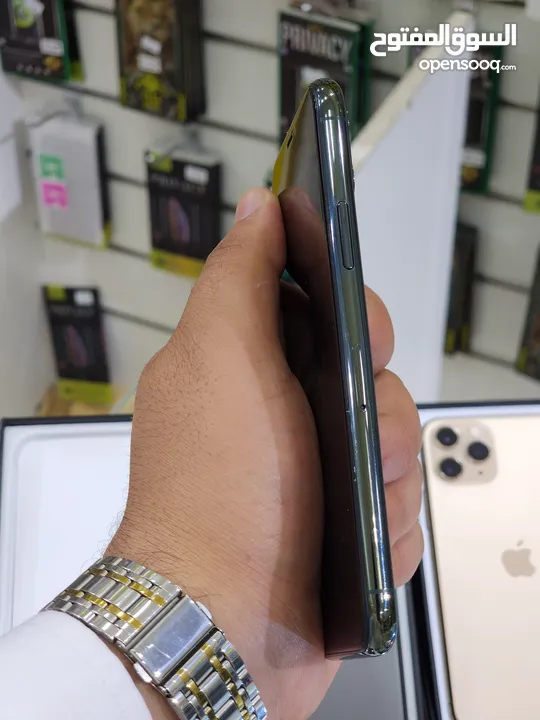 عروض دكتور فون : iPhone 11pro 256gb هواتف نظيفة جدا بحالة الوكالة بدون اي شموخ أو مشاكل مع ملحقاتها