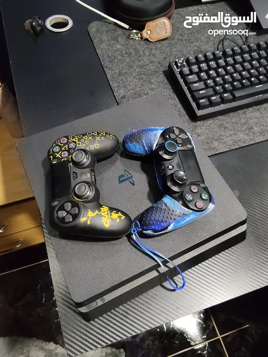 السعر قابل للتفاوضps4 slim للبيع بحالة ممتازة