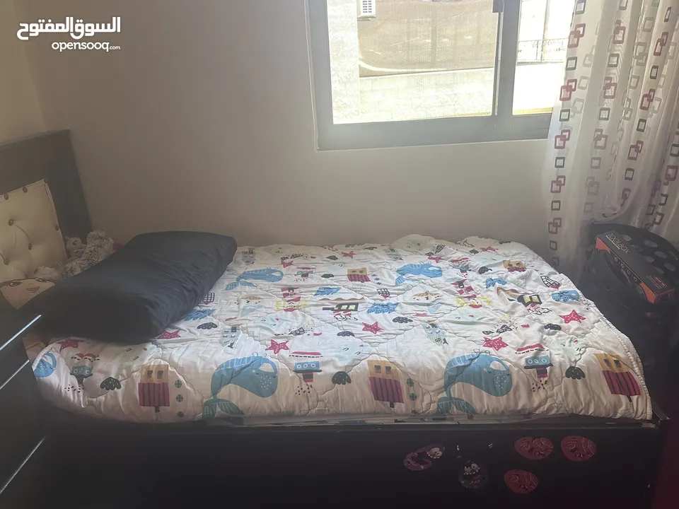 غرفه نوم اطفال خزانه + مكتب + بيرو +2 سرير