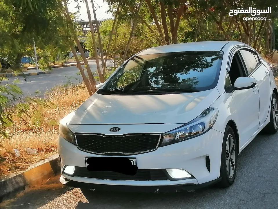 كيا سيراتو 2017 دبل جير جنطات شاشه كاميرا مرايا جانبية كهربا مكيف صندوق على الريموت زنون