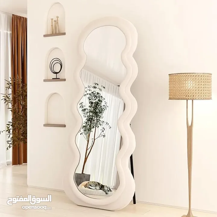 خلي كل نظرة بالمرآة لحظة جمال مرايا ستاند بإطار مخملي فاخر لمسة فخامة تضيفينها لأناقتك اليوم