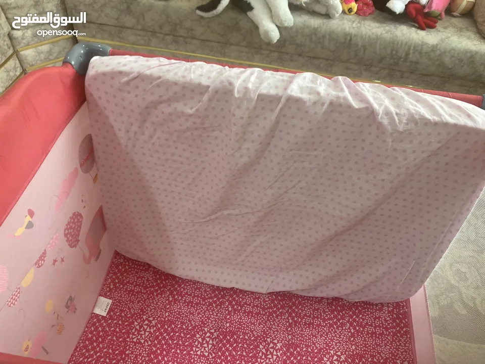 سرير للاطفال متنقل مفيد في السفر مع طاولة تغيير من جونيور Portable Baby Bed  Useful for travelling