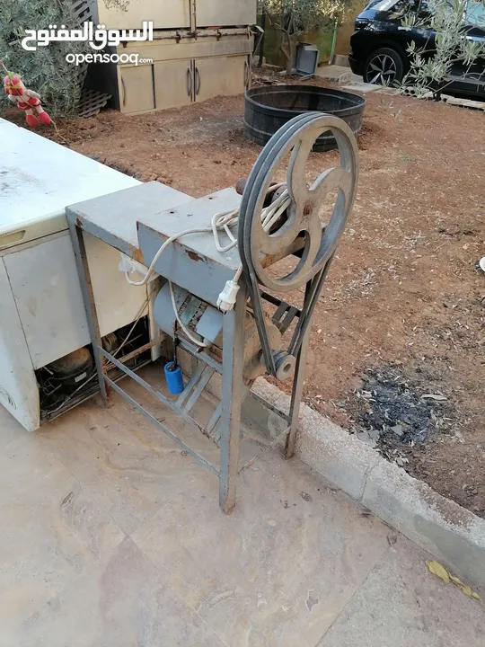 عجانة،فريزر،مكيف وحده داخلية، طاولة فرامة مع ماطورها