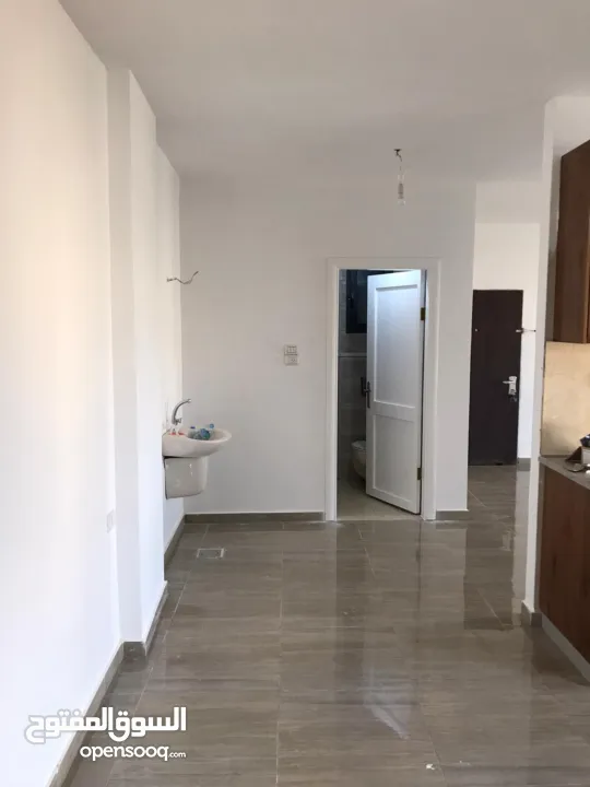 شقه للبيع او البدل على بيت مستقل