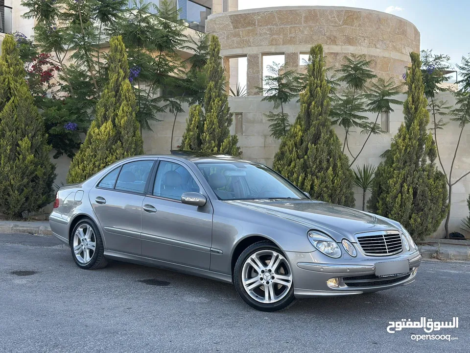 Mercedes E200 2004 ( Avantgarde ) Full option وارد الوكالة فحص كامل