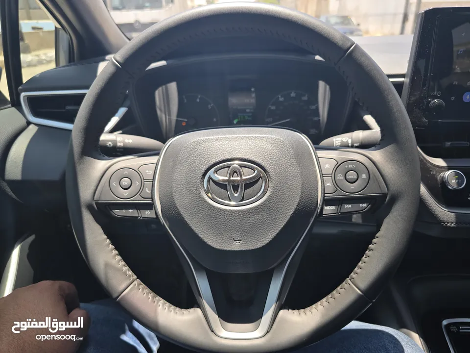 تويوتا كورولا 2025 SE Hybrid