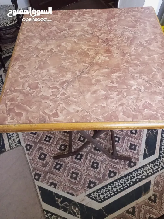 طاوله بحالة الوكاله وصوبة غاز شغاله وكيزر غير معروف عطله للبيع