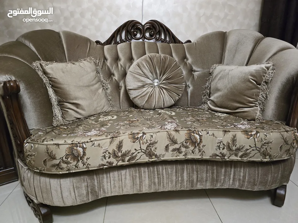 طقم غرفة ضيوف مع برداية